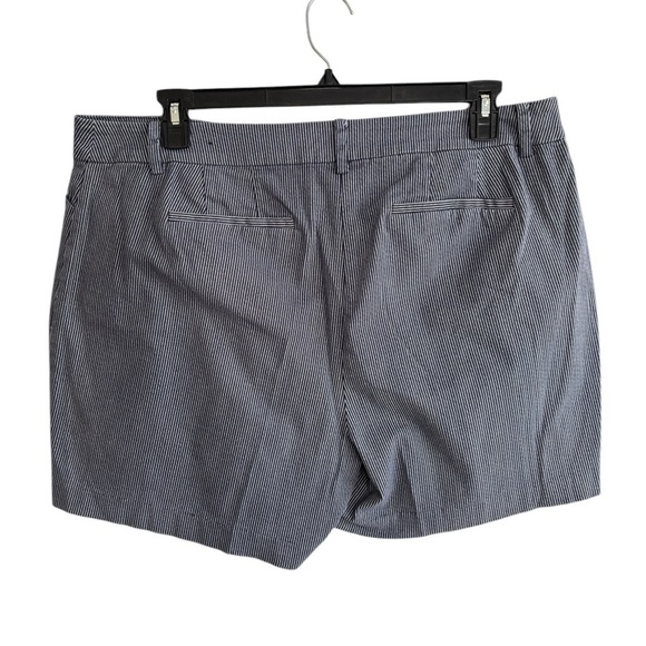 Lane Bryant Women's Plus Size 16 Bermuda Shorts Cotton Blend Navy White Striped - Picture 3 of 15
